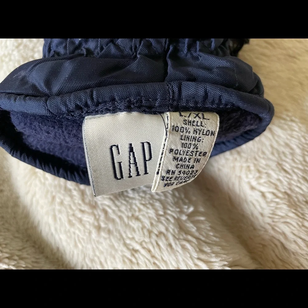 Gap navy blue kids L/XL mittens. Good for skiing/winter/ snowball fights